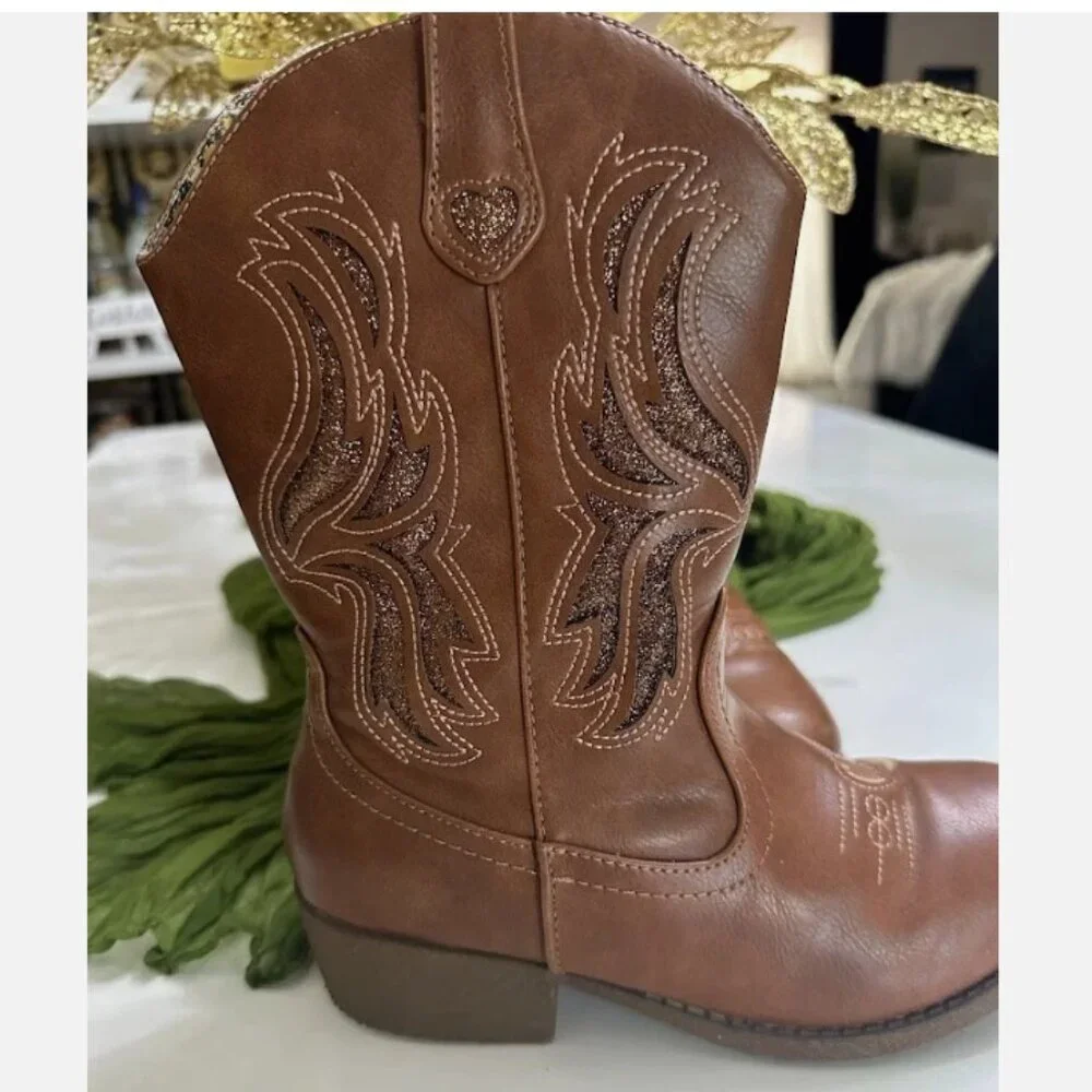 Brown Kids Cowboy Boots With Glitter Stitching Size 4